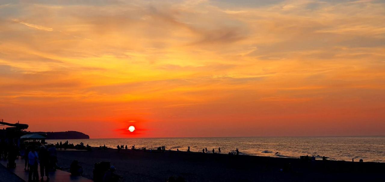 Maloves Resort & Spa Wladyslawowo Bagian luar foto